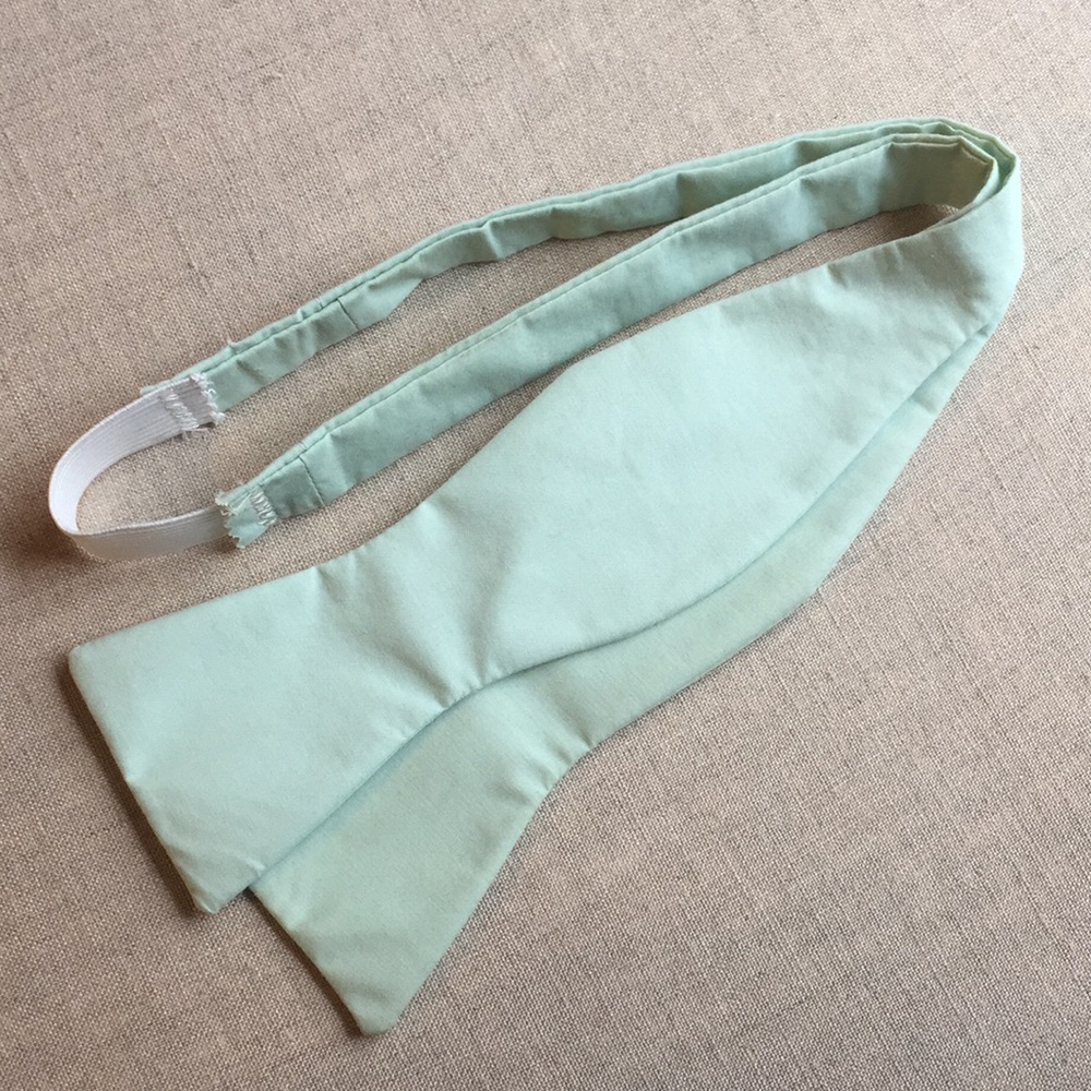 Light Green-Blue Bow Tie